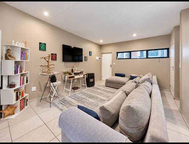 3 BEDROOM TOWNHOUSE FOR SALE IN FERNDALE